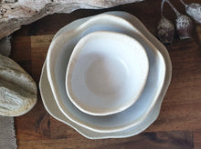 Load image into Gallery viewer, Wave-top Bowl and Plate Set