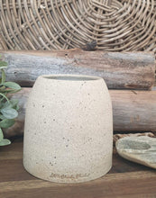 Load image into Gallery viewer, Foreshore Vase