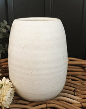 Load image into Gallery viewer, Ribbed Egg Vase - Chalk
