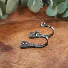 Load image into Gallery viewer, Repurposed Horse Shoe Hooks (pack of 2)
