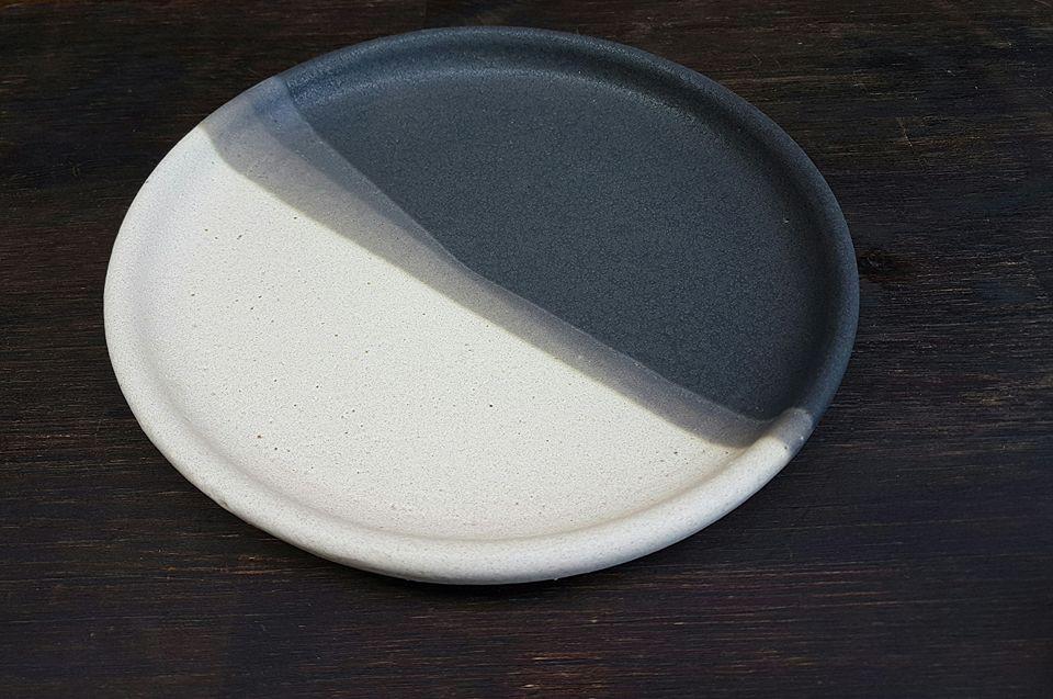 Multi-toned platter